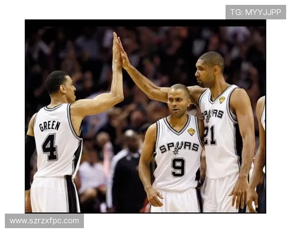 威少对阵灰熊精彩瞬间回顾展现篮球魅力与激情的巅峰对决